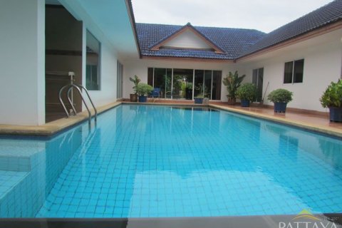 Casa de 4 dormitorios en Pattaya, Tailandia № 21627 - foto 13
