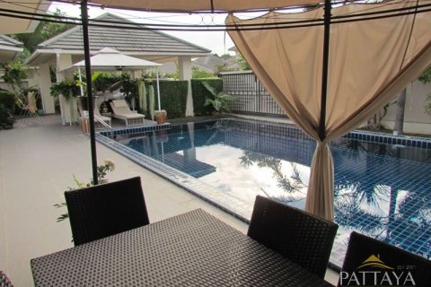 Casa de 4 dormitorios en Pattaya, Tailandia № 21274 - foto 11