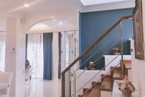 Casa de 4 dormitorios en Pattaya, Tailandia № 22252 - foto 4