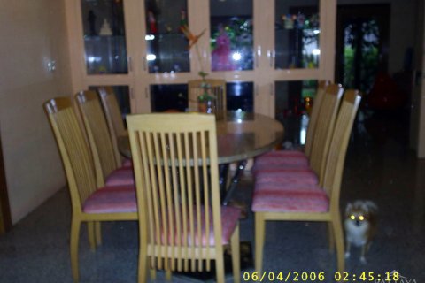 Casa de 4 dormitorios en Pattaya, Tailandia № 22734 - foto 5