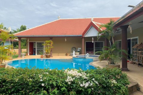 Casa de 3 dormitorios en Pattaya, Tailandia № 22199 - foto 22