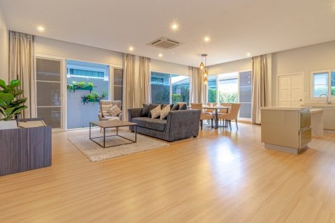 Casa de 3 dormitorios en Pattaya, Tailandia № 22388 - foto 12