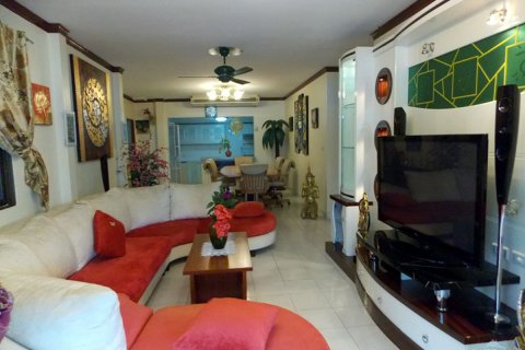 Casa de 3 dormitorios en Pattaya, Tailandia № 24283 - foto 16