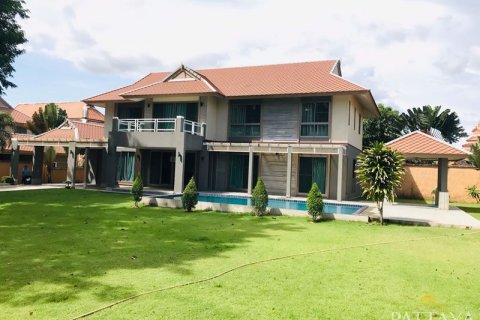 Casa de 5 dormitorios en Pattaya, Tailandia № 21653