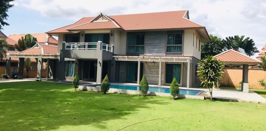 Casa de 5 dormitorios en Pattaya, Tailandia № 21653