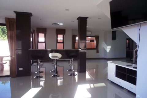 Casa de 6 dormitorios en Jomtien Beach, Pattaya, Tailandia № 20309 - foto 5