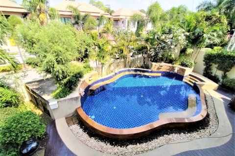 Casa de 3 dormitorios en Pattaya, Tailandia № 21813 - foto 2