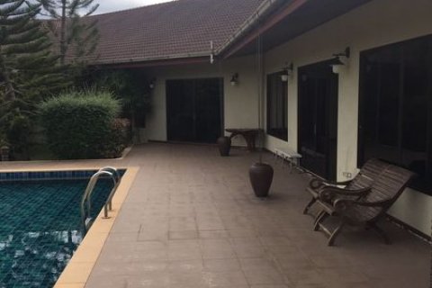 Casa de 3 dormitorios en Pattaya, Tailandia № 21256 - foto 20