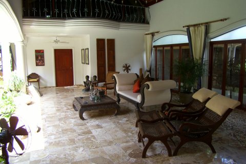 Casa de 4 dormitorios en Jomtien Beach, Pattaya, Tailandia № 20280 - foto 6