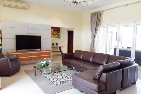 Casa de 5 dormitorios en Pattaya, Tailandia № 22133 - foto 11