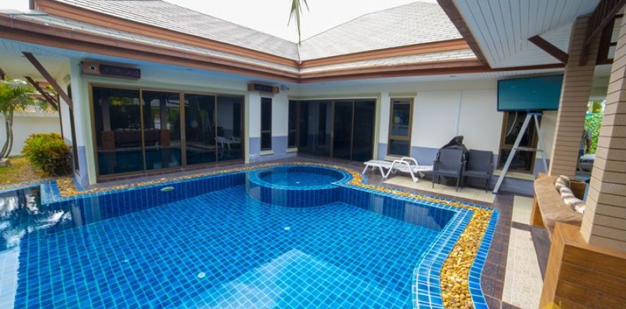 Casa de 3 dormitorios en Pattaya, Tailandia № 21306