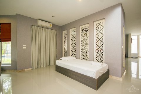 Casa de 4 dormitorios en Pattaya, Tailandia № 23233 - foto 3