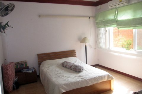 Casa de 4 dormitorios en Pattaya, Tailandia № 22891 - foto 11