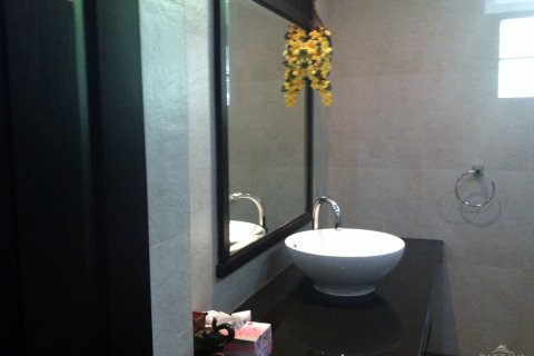 Casa de 3 dormitorios en Pattaya, Tailandia № 23273 - foto 15