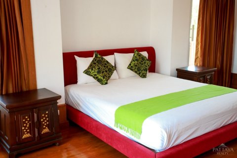 Casa de 5 dormitorios en Pattaya, Tailandia № 24357 - foto 15