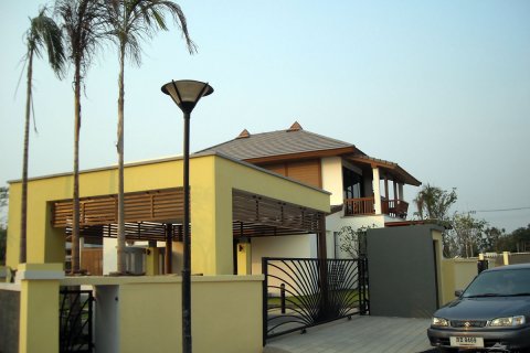 Casa de 4 dormitorios en Pattaya, Tailandia № 23581 - foto 17