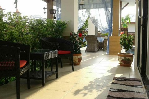 Casa de 4 dormitorios en Pattaya, Tailandia № 21075 - foto 12