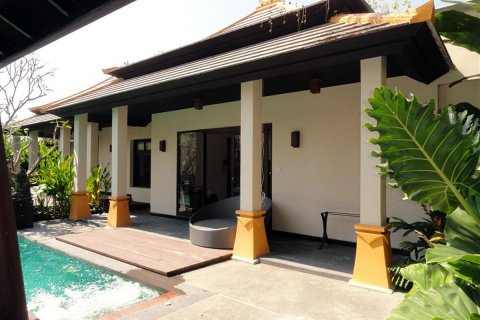Casa de 5 dormitorios en Pattaya, Tailandia № 19893 - foto 16