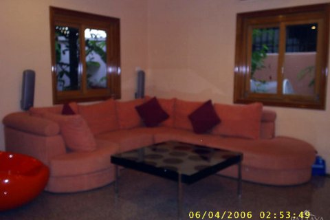 Casa de 4 dormitorios en Pattaya, Tailandia № 22734 - foto 9