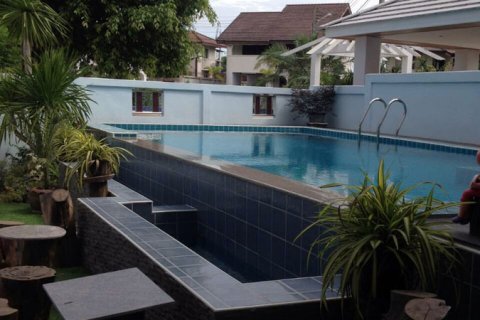 Casa de 5 dormitorios en Jomtien Beach, Pattaya, Tailandia № 24061 - foto 2
