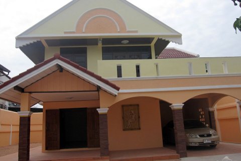 Casa de 3 dormitorios en Pattaya, Tailandia № 23031
