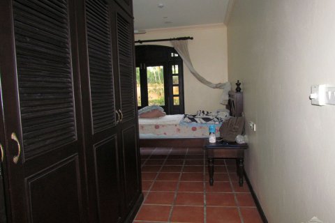 Casa de 4 dormitorios en Pattaya, Tailandia № 24068 - foto 10