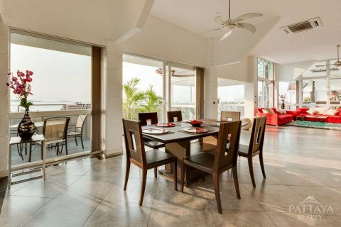 Condominio de 5 dormitorios en Pattaya, Tailandia № 23731 - foto 2