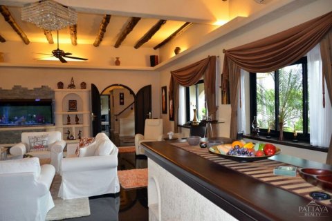 Casa de 6 dormitorios en Pattaya, Tailandia № 20166 - foto 19