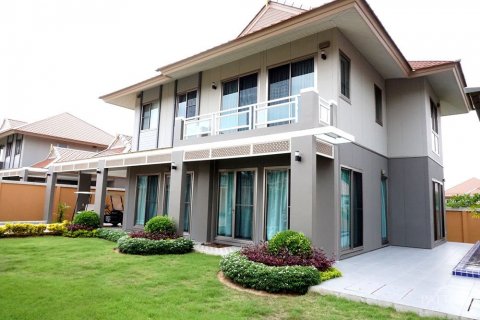 Casa de 4 dormitorios en Pattaya, Tailandia № 20798 - foto 3