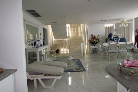 Condominio de 6 dormitorios en Pattaya, Tailandia № 20203 - foto 9