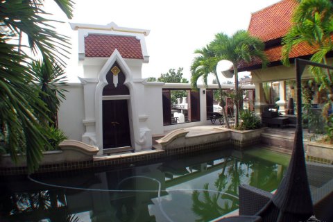 Casa de 4 dormitorios en Pattaya, Tailandia № 23444 - foto 25