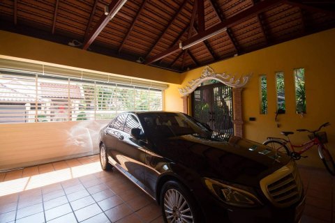 Casa de 4 dormitorios en Jomtien Beach, Pattaya, Tailandia № 22563 - foto 18