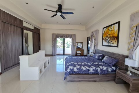 Casa de 6 dormitorios en Pattaya, Tailandia № 22401 - foto 12