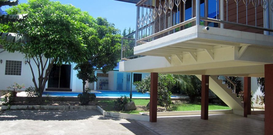 Casa de 6 dormitorios en Pattaya, Tailandia № 22952