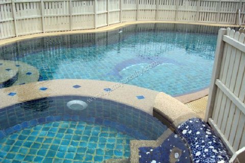 Casa de 3 dormitorios en Pattaya, Tailandia № 23547 - foto 10