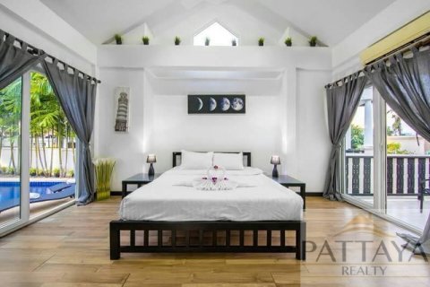 Casa de 4 dormitorios en Pattaya, Tailandia № 21135 - foto 4