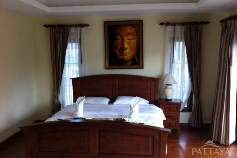 Casa de 5 dormitorios en Pattaya, Tailandia № 23426 - foto 14