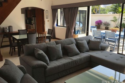 Casa de 3 dormitorios en Jomtien Beach, Pattaya, Tailandia № 21467 - foto 11