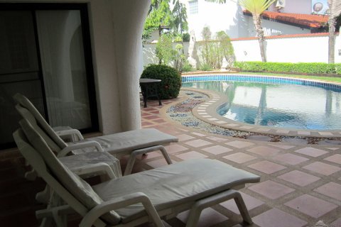 Casa de 5 dormitorios en Pattaya, Tailandia № 20286 - foto 6