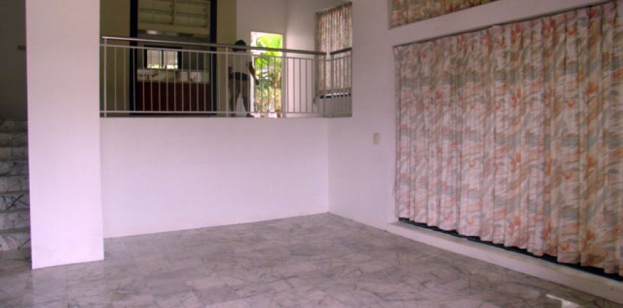 Casa de 3 dormitorios en Pattaya, Tailandia № 22632