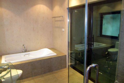 Casa de 4 dormitorios en Jomtien Beach, Pattaya, Tailandia № 23017 - foto 12