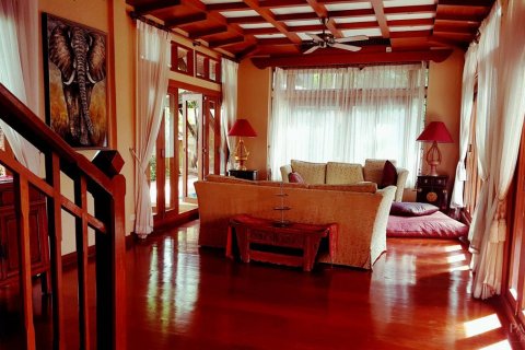 Casa de 5 dormitorios en Pattaya, Tailandia № 20733 - foto 4
