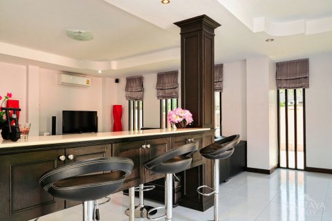 Casa de 7 dormitorios en Jomtien Beach, Pattaya, Tailandia № 20308 - foto 14