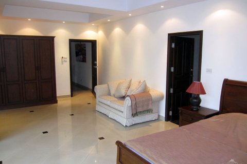Casa de 4 dormitorios en Jomtien Beach, Pattaya, Tailandia № 23017 - foto 16