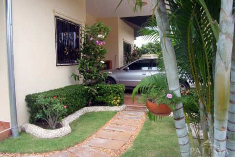 Casa de 3 dormitorios en Pattaya, Tailandia № 22036 - foto 17