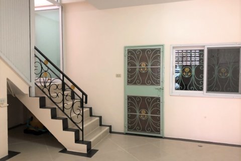 Casa de 2 dormitorios en Pattaya, Tailandia № 22395 - foto 11