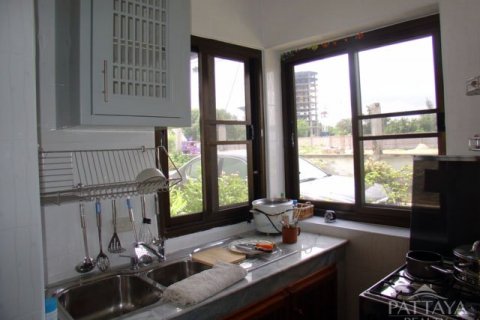 Casa de 4 dormitorios en Jomtien Beach, Pattaya, Tailandia № 22672 - foto 14