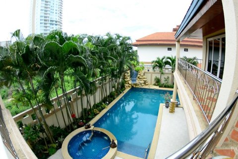 Casa de 4 dormitorios en Pattaya, Tailandia № 19691 - foto 3