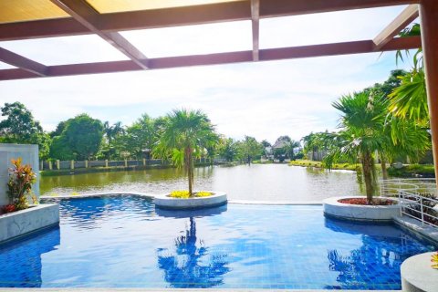 Casa de 4 dormitorios en Pattaya, Tailandia № 22575 - foto 15