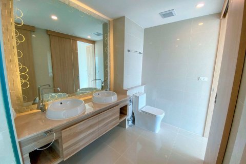 Condominio de 2 dormitorios en Jomtien Beach, Pattaya, Tailandia № 22170 - foto 5